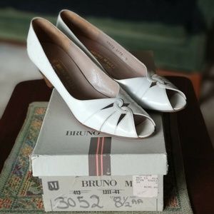Bruno Magli Italy White Open Toe Shoes 8 AAAA